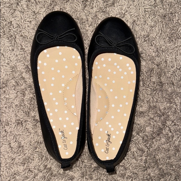 Cat & Jack Black Flats with Polka Dot Insole - Picture 1 of 3
